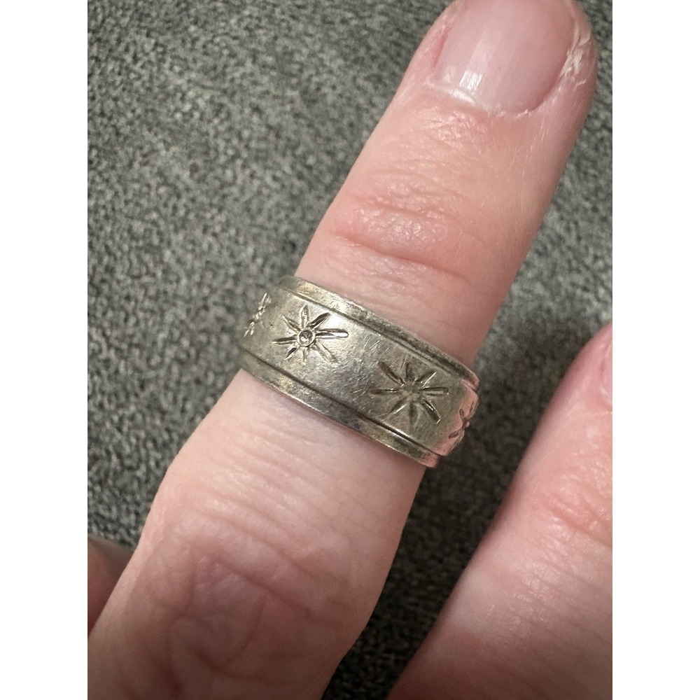 Vintage Sterling Silver‎ Star Design Band Ring Size 4.75-5